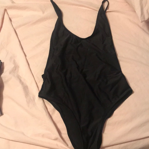 Black scoop back bathing suite - Picture 1 of 3